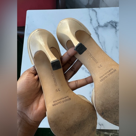 Manolo Blahnik Tan Leather D’orsay Heels Open Toe Floral Insoles Size 39 - Picture 7 of 7